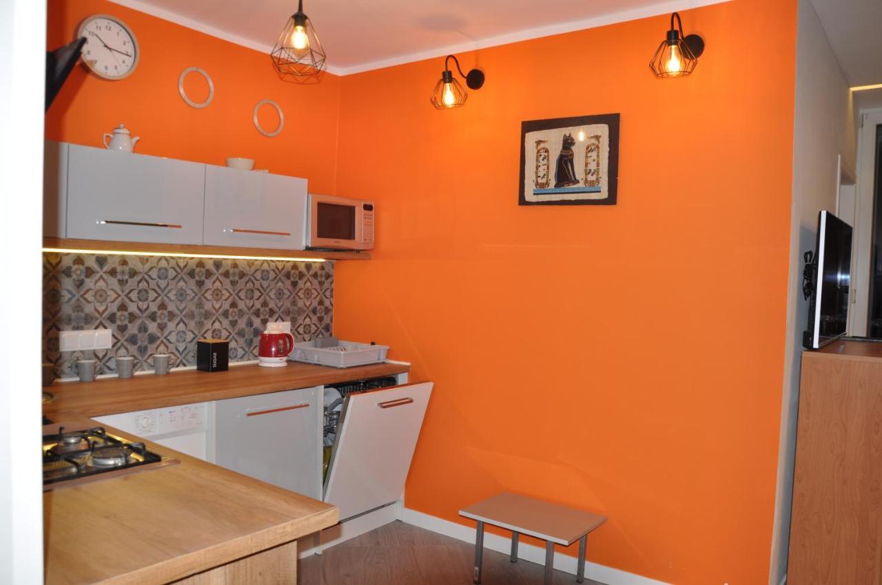 Appartement Metro Arsenal - 100 M Od Metra *